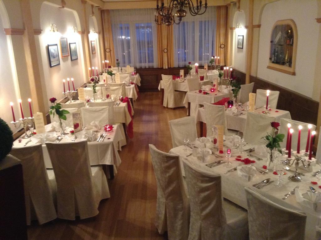 Hotel Restaurant Boeck "Roter Hahn" Sankt Polten Bagian luar foto
