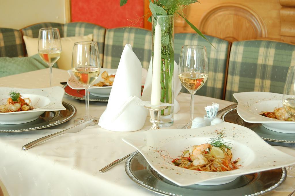 Hotel Restaurant Boeck "Roter Hahn" Sankt Polten Bagian luar foto